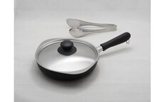 ダンジョン飯 「イズガンダのセンシ」の両手鍋 FC017077 TF | 【公式