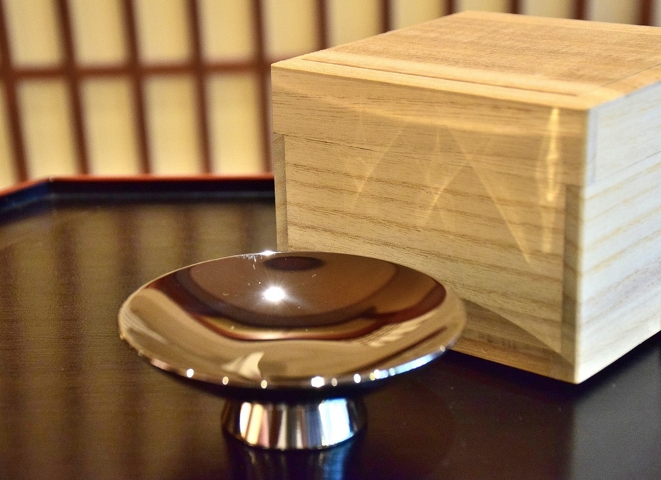 削り出し鏡面研磨仕上げ「チタン削り出し盃」桐箱入り FC917001 TF