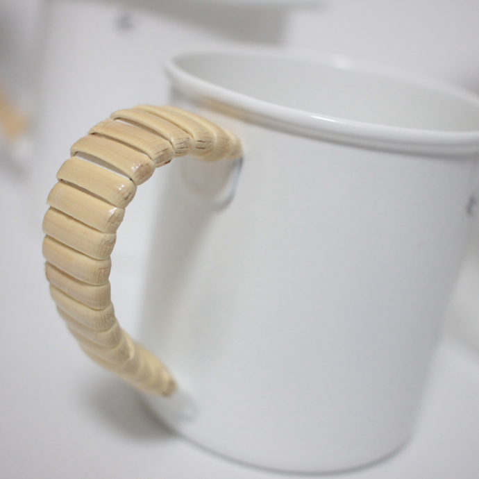 グローカルスタンダードプロダクツ TSUBAME RATTAN Mug Lサイズ 400ml ホワイト FC012011 GLOCAL STANDARD PRODUCTS ツバメラタン マグカップ コップ タンブラー ステンレス 琺瑯 ホーロー 日本製 新潟県 燕市 燕三条 TF 公式 新潟県燕市ふるさと納税